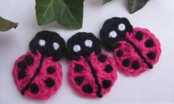 Örgüden Uğur Böceği Yapımı Çok Şirin Modeller