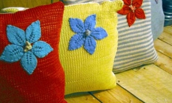 Örgüden Dekoratif Kırlentler Evinizin Havasını Değiştirecek