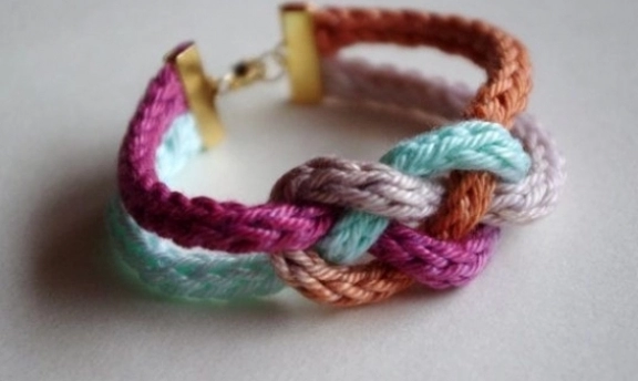 Derya Baykal Şık Örgüden Bileklik Modelleri Hanımlara Çok Yakışacak Örnekler