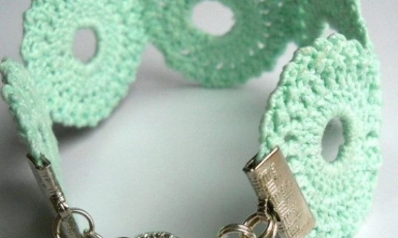 Derya Baykal Şık Örgüden Bileklik Modelleri Hanımlara Çok Yakışacak Örnekler