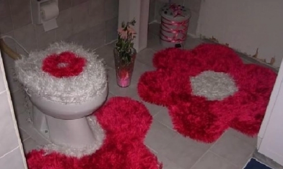 Örgüden Klozet Takımı Modelleri ve Yapılışları Daha Renkli Banyolar İçin