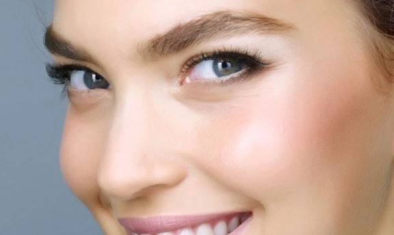 Işıltılı Yaz Makyajına Dair Öneri Ve Örnekler