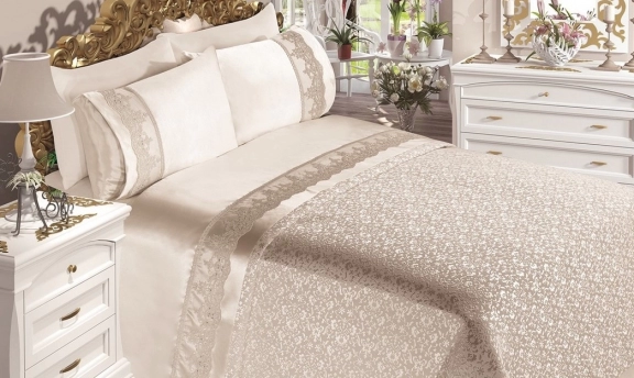 Derya Baykal Modelleri İle Kız Çocuklara Örgüler Şirinliklerine Hayran Kalacaksınız