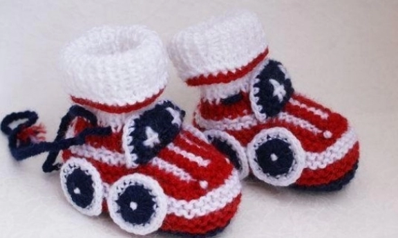 Arabalı Örgü Bebek Patik Modelleri Çok Tatlılar