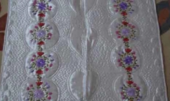 Kurdela Nakışı Seccade Modelleri El Emeği Göz Nuru Tasarımlar