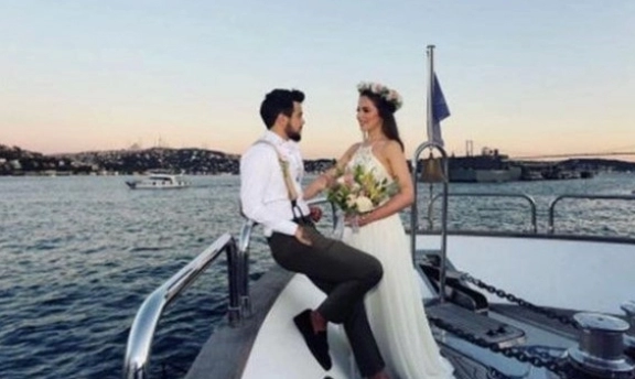 Rüzgar Erkoçlar Evlendi Dünya Evine Girdiği Eşi Kim?