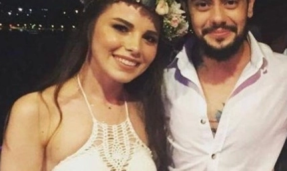Rüzgar Erkoçlar Evlendi Dünya Evine Girdiği Eşi Kim?