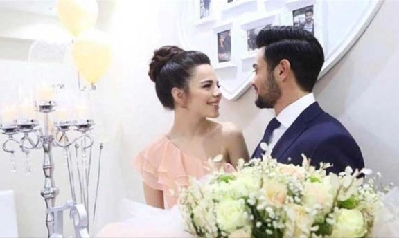 Rüzgar Erkoçlar Evlendi Dünya Evine Girdiği Eşi Kim?