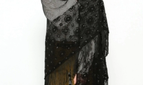 File İşi Üçgen Şallarla Hanımlar Daha Şık Ve Gösterişli