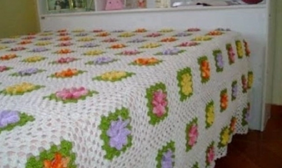 Çok Amaçlı Örgü Örtü Modellerinden Seçmeler