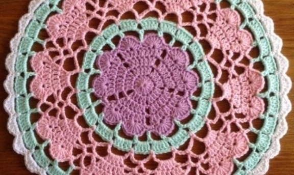 Örgüden Amerikan Servisleri Modelleri ve Yapılışı Sunumlarınızı Daha Zarif Hale Getirmek İçin