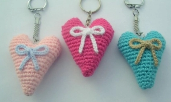 Örgüden Anahtarlık Modelleri ve Yapılışı Böyle Anahtarlıklar Görülmemiş