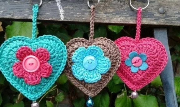 Örgüden Anahtarlık Modelleri ve Yapılışı Böyle Anahtarlıklar Görülmemiş