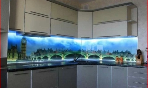 Mutfak Tezgah Arası Dekorasyonunda 3D Cam Panel Kaplamaları