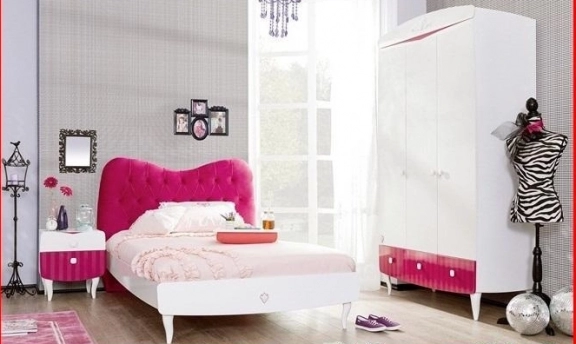 Tüm Detayları ile Çilek Yeni Sezon Genç Odası Takımları