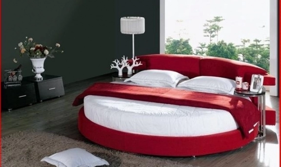 Yuvarlak Yataklı Muhteşem Yatak Odası Dekorasyonları