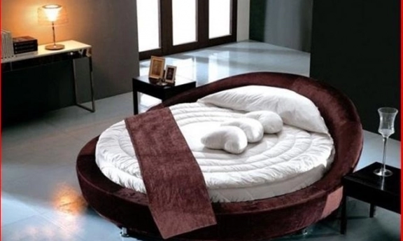 Yuvarlak Yataklı Muhteşem Yatak Odası Dekorasyonları