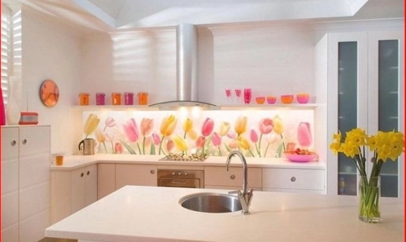 Mutfak Tezgah Arası Dekorasyonunda 3D Cam Panel Kaplamaları