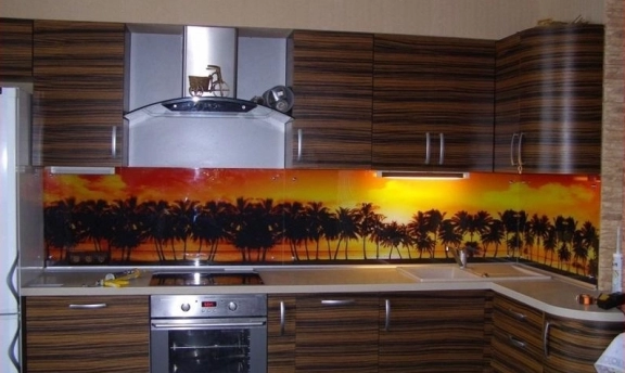 Mutfak Tezgah Arası Dekorasyonunda 3D Cam Panel Kaplamaları