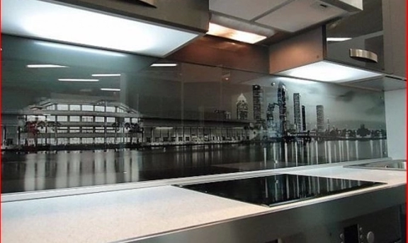 Mutfak Tezgah Arası Dekorasyonunda 3D Cam Panel Kaplamaları