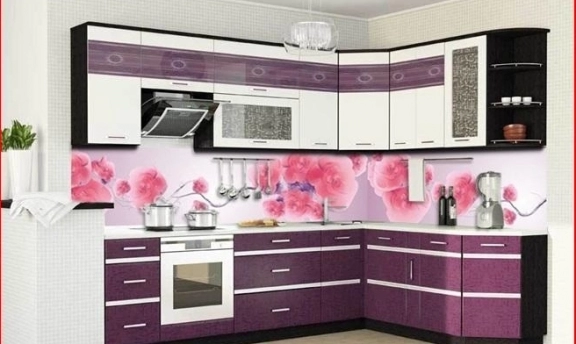 Mutfak Tezgah Arası Dekorasyonunda 3D Cam Panel Kaplamaları