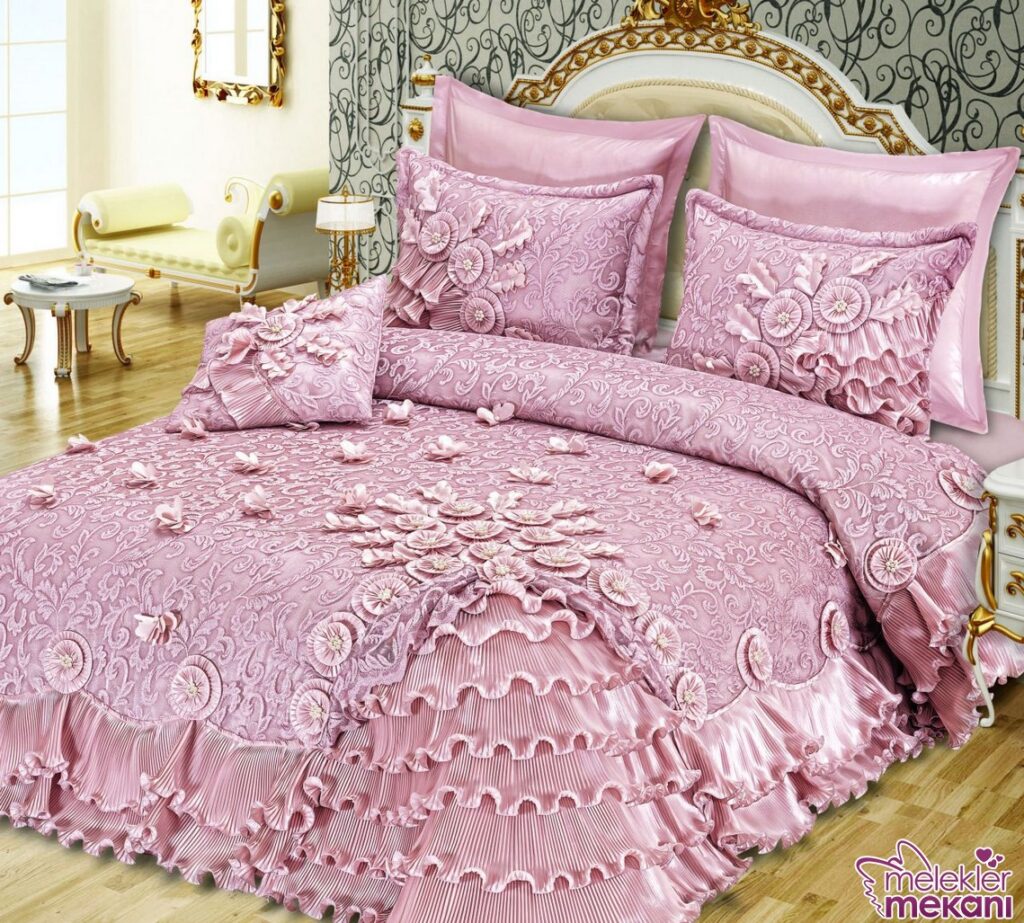 Yatak odası dekorasyonlarınızda en özel yatak örtüleri ile gelen