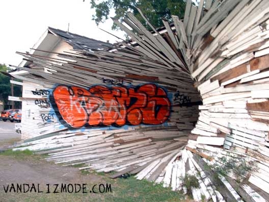 inversion-graffiti.jpg