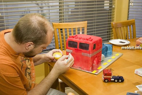 OptimusPrime-cake_32.jpg