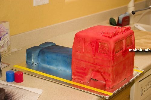 OptimusPrime-cake_24.jpg