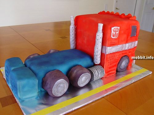 OptimusPrime-cake_36.jpg