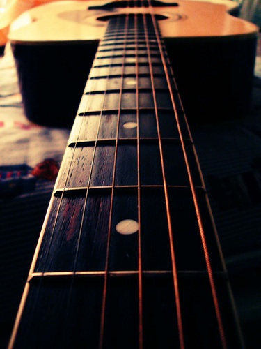 Guitar_by_GericzurC.jpg
