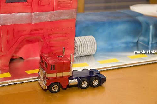 OptimusPrime-cake_29.jpg