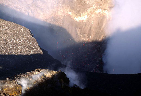 etna031100_9.jpg