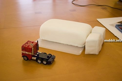 OptimusPrime-cake_16.jpg