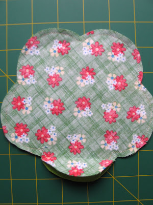 tutorial+for+fabric+flower+bowl+017+copy.jpg