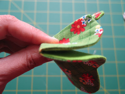 tutorial+for+fabric+flower+bowl+035.jpg