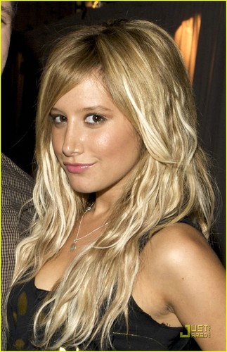 Ashley-ashley-tisdale-924545_323_500.jpg