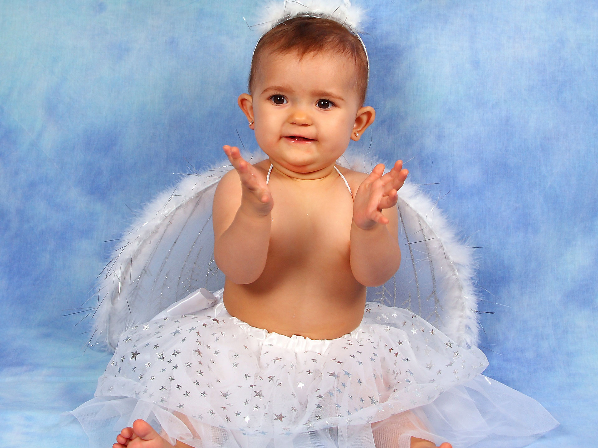 cute_angel_baby_girl-normal.jpg
