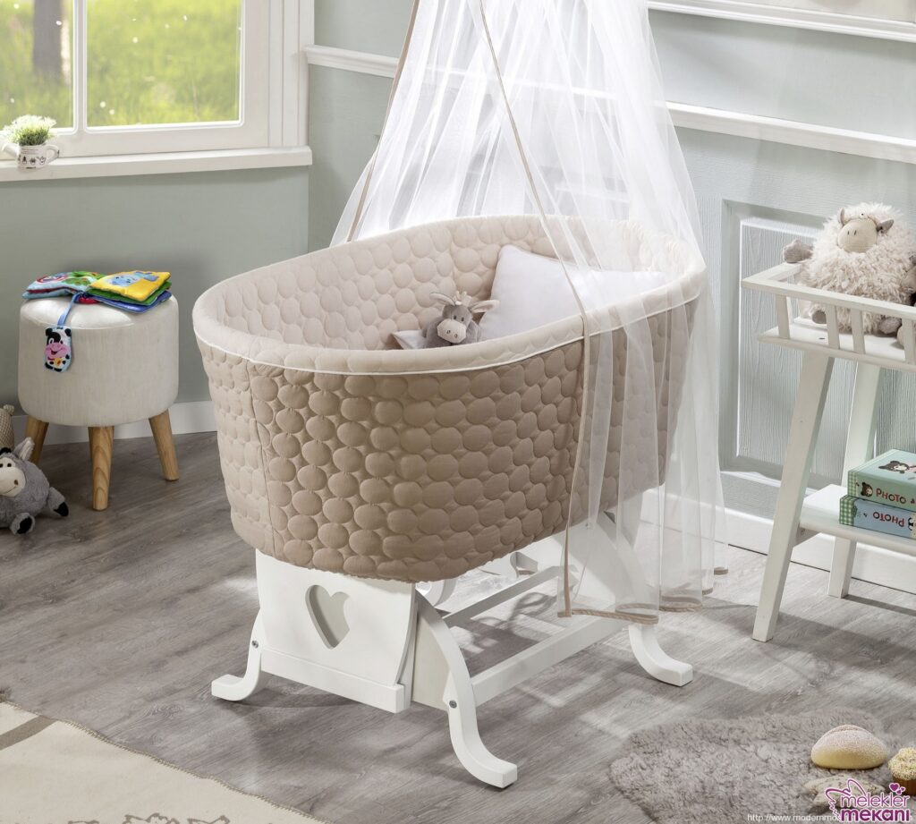 Yeni sezon bebek beşiklerinden faydalanarak bebek